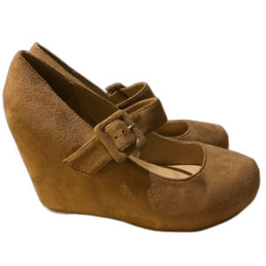 Bella Marie Narine-1 Shoes Women Suede Side Buckle Platform Heels Taupe 8.5